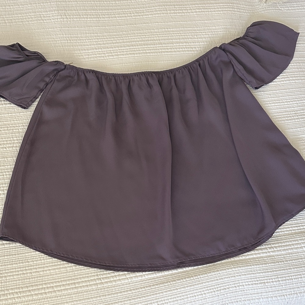Heart Hips Off-Shoulder Blouse in Dusty Plum